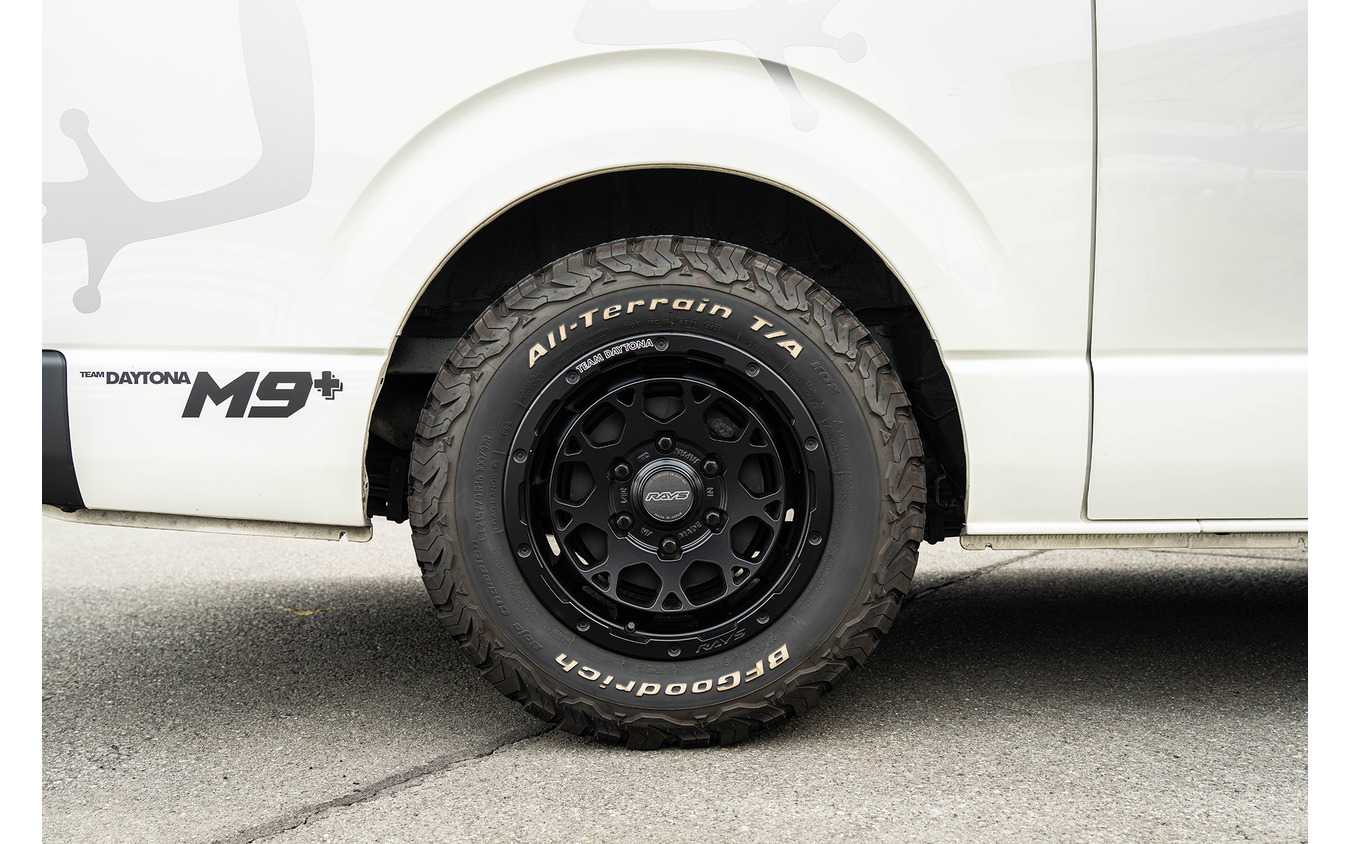TOYOTA ハイエース × チームデイトナ D9/M9+