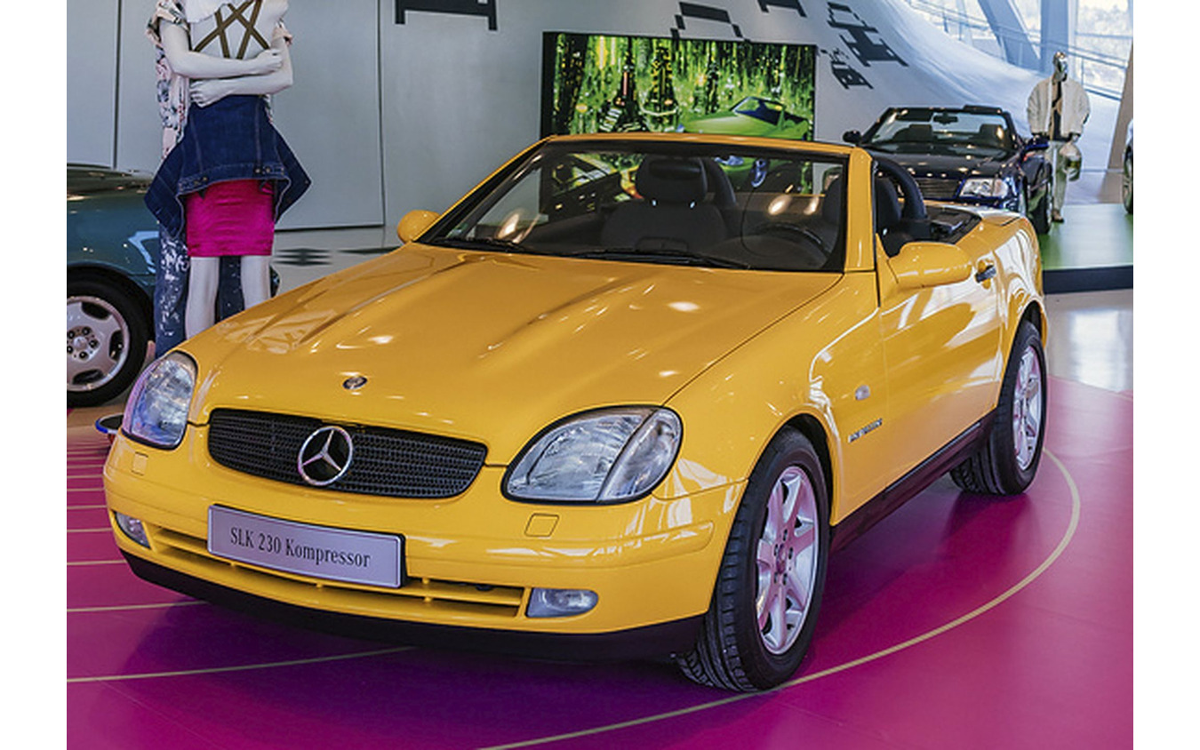 ドイツのメルセデスベンツ博物館が初代『SLK』特別展示