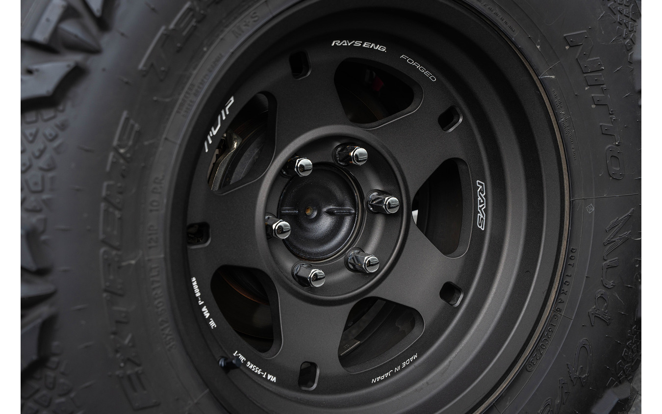 TOYOTA ランドクルーザープラド × レイズ A-LAP 05X