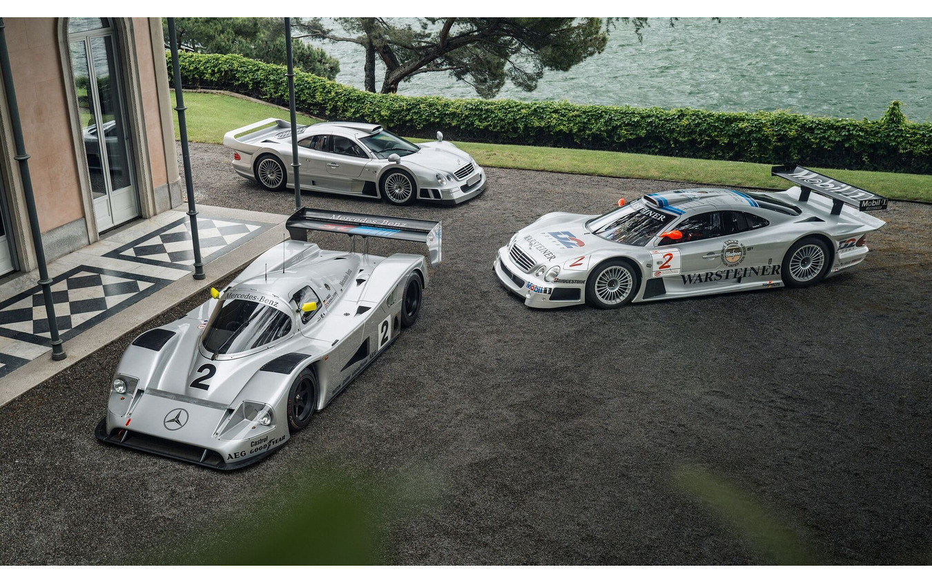 手前からメルセデスベンツ『C11』、『CLK GTR』、『CLK GTRクーペ』