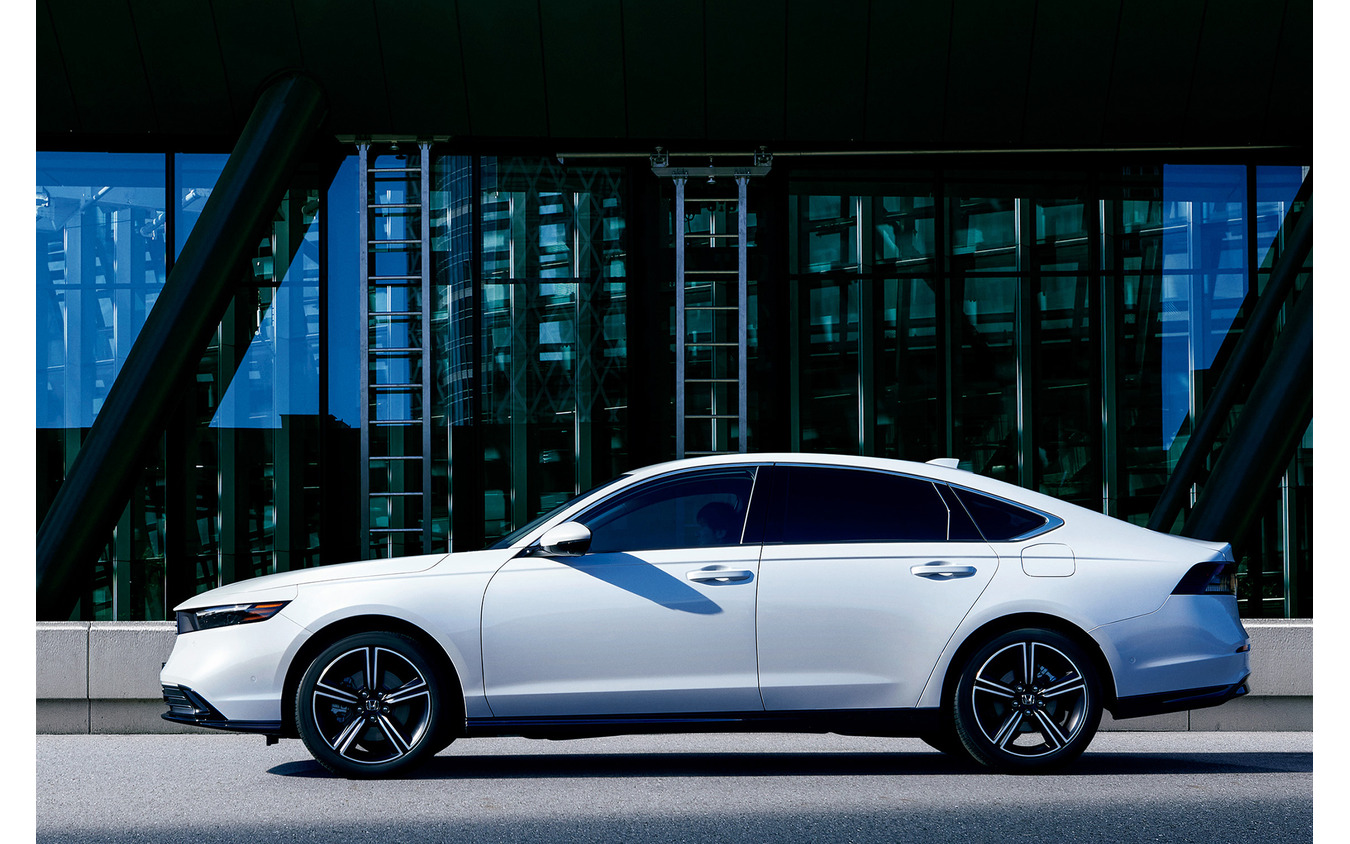 ホンダ アコード e:HEV Honda SENSING 360+