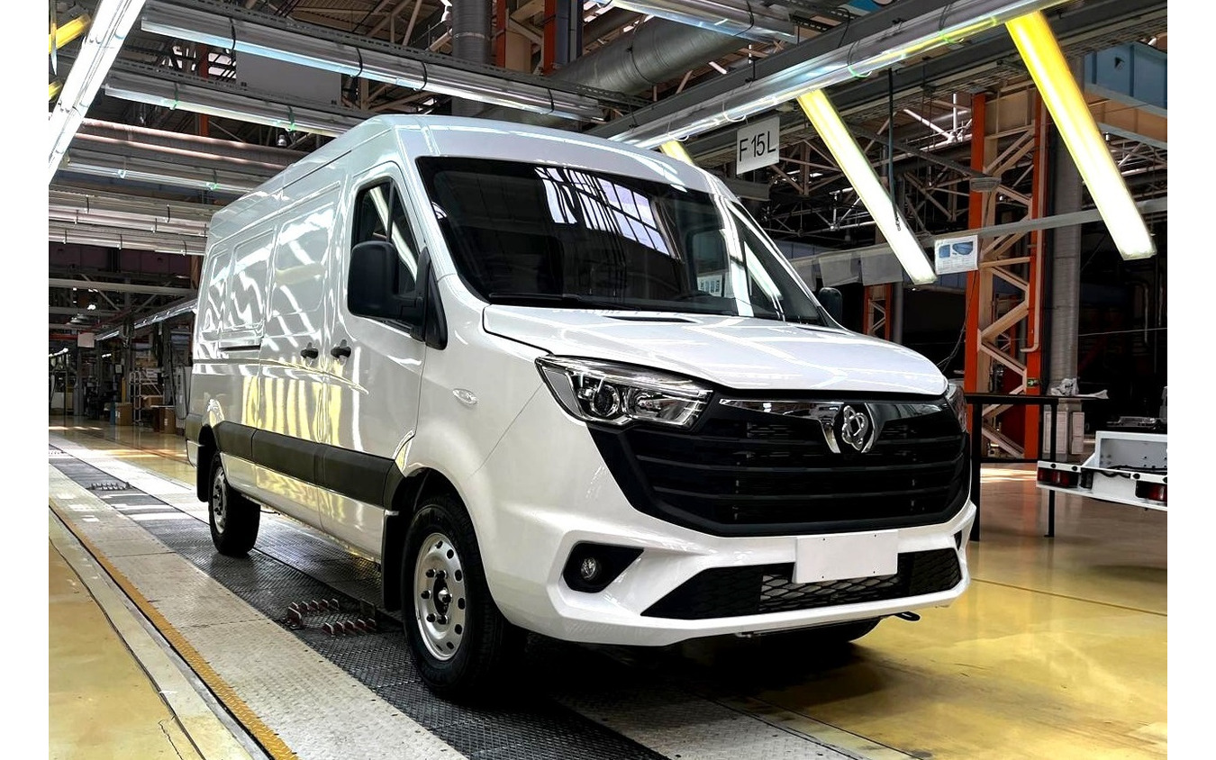 ロシア初の自動変速機を標準装備した軽商用車、ソラーズ『SF5』