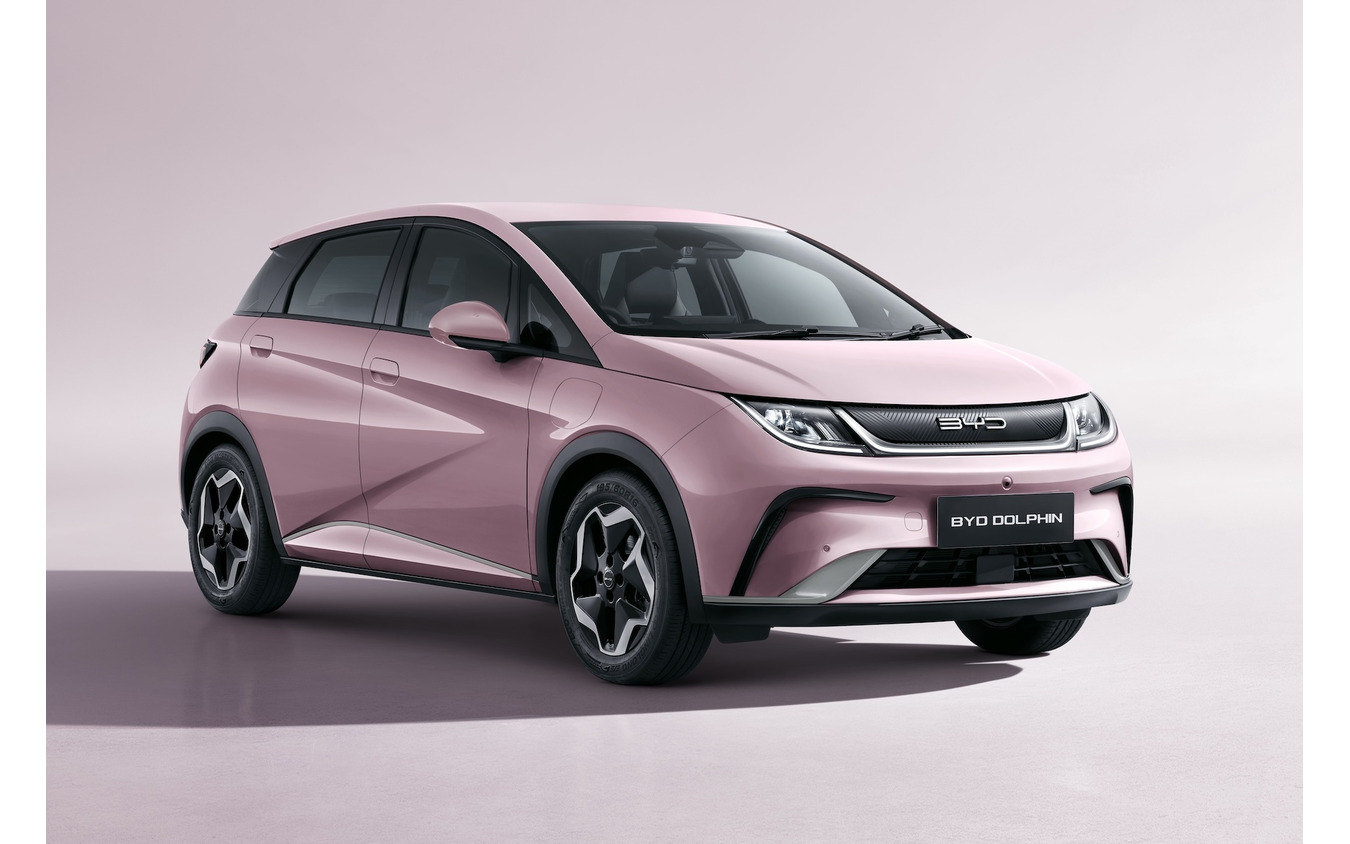 BYD『ドルフィン』の特別限定車「グレイトフル ピンク」と「ロングレンジ グレイトフル ピンク」発表