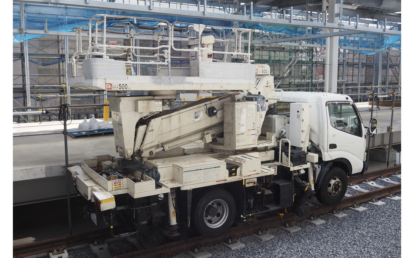 東村山駅付近連続立体交差事業施設見学会に展示された軌陸車(6月1日)