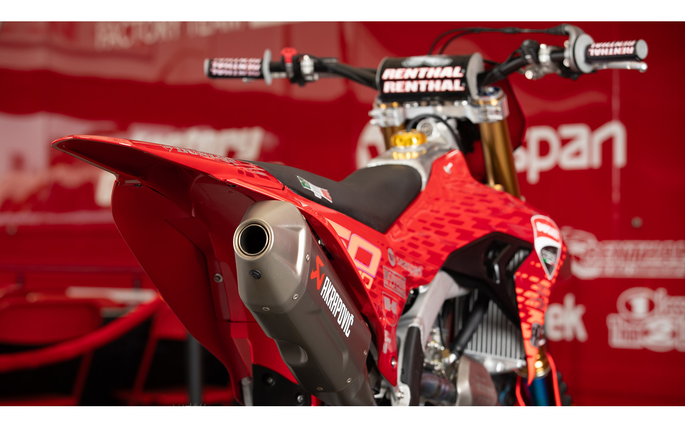 ドゥカティ初のモトクロス専用車「Desmo450 MX」