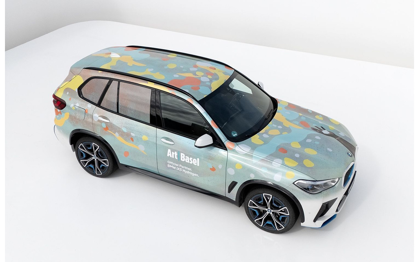 BMWの水素燃料電池車『iX5』のアートカー
