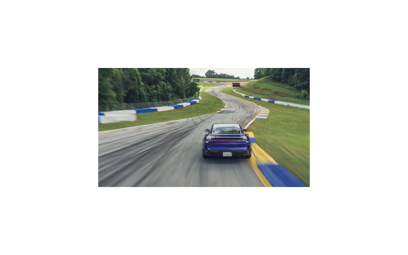 ポルシェ『タイカン ターボ GT』(米ロードアトランタ)