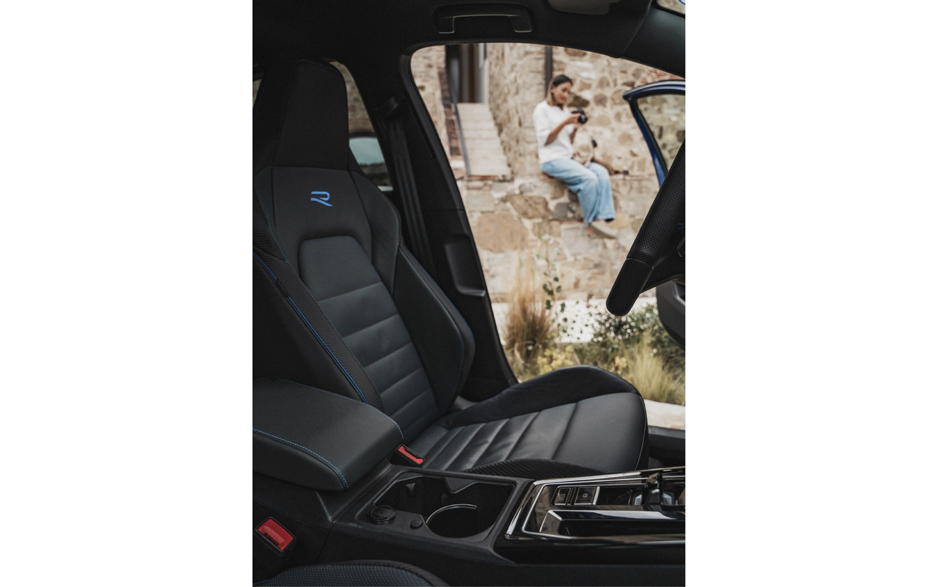 VW ゴルフRヴァリアント ブラックスタイル