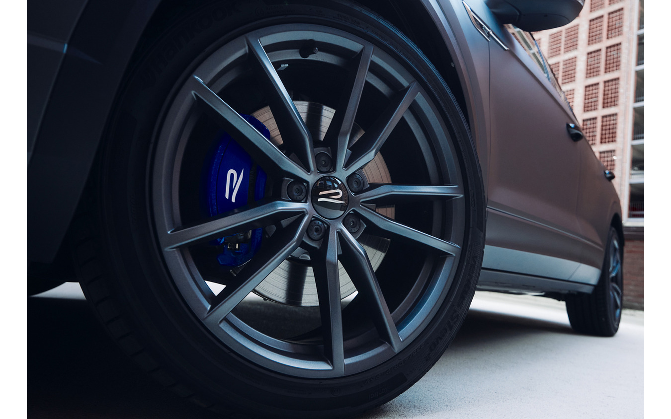 VW Tロック R ブラックスタイル・パフォーマンス