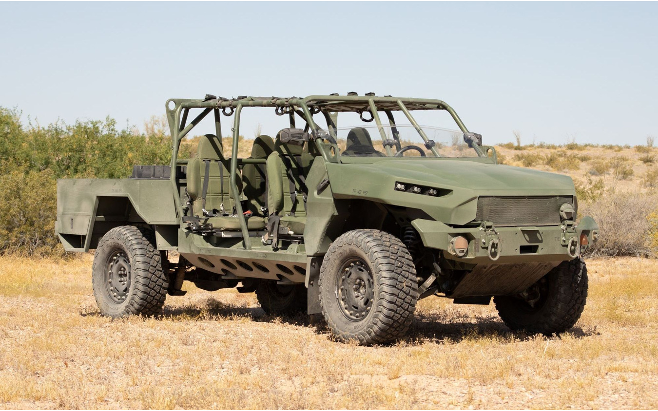 シボレー・コロラドZR2ベースのGMの軍用車用