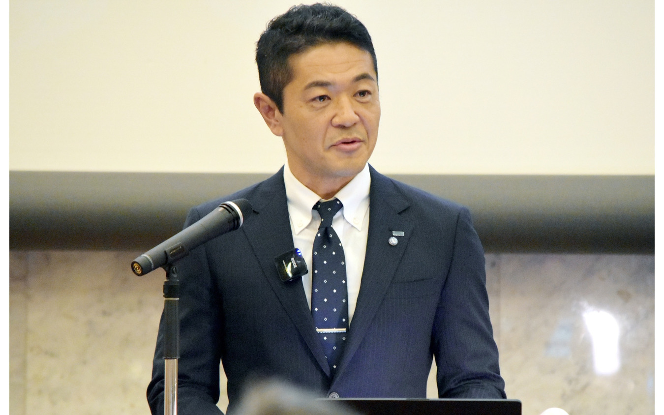 動画について説明するあいおいニッセイ同和損害保険ディーラー営業開発部営業開発グループの中居雅明氏グループ長