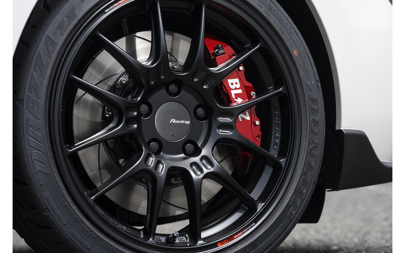 DUNLOP DIREZZA ZⅢ(215/40R17)/ ENKEI Racing GTC02(17inch 8.0J inset 40)