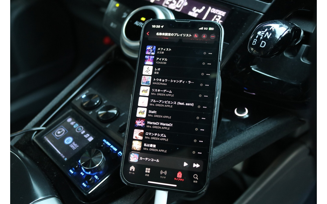 オーディオプレイヤーに用いるのはiPhone。DACを介してD/D変換した上でDSPに入力するシステムを構築した。