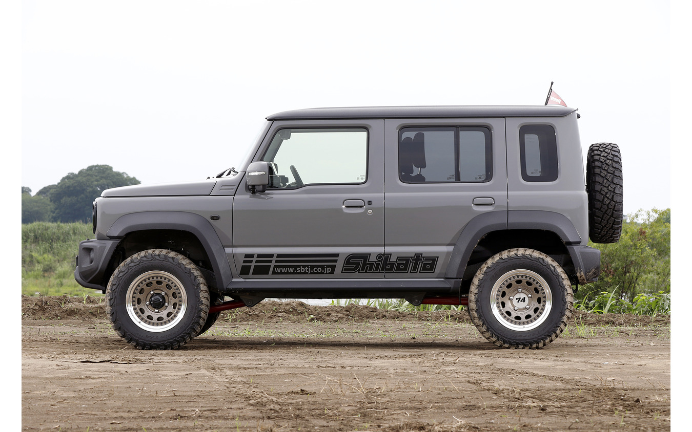 データシステム × スズキ ジムニーノマド(柴田自動車デモカー)