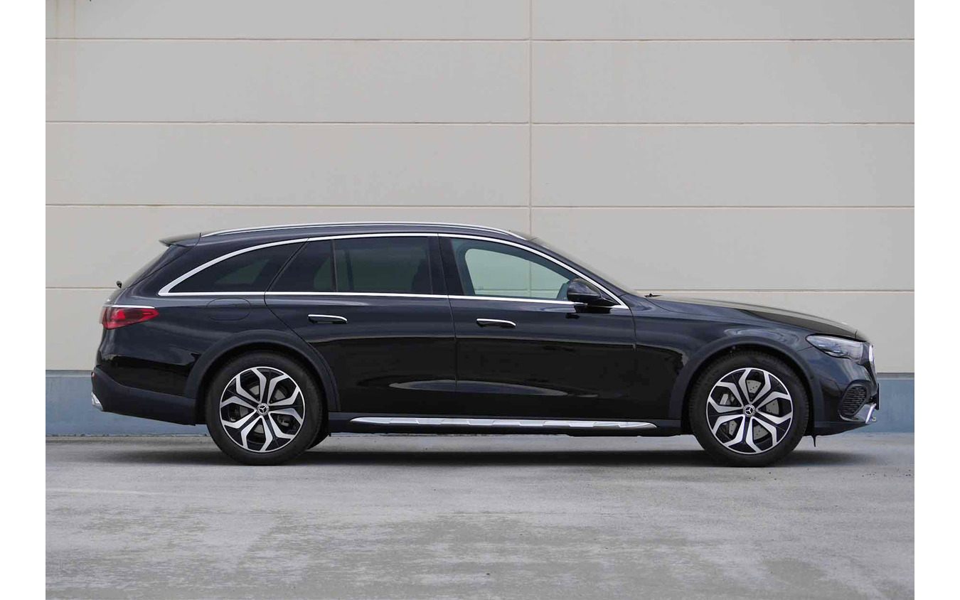 メルセデスベンツ E220d 4MATIC オールテレイン