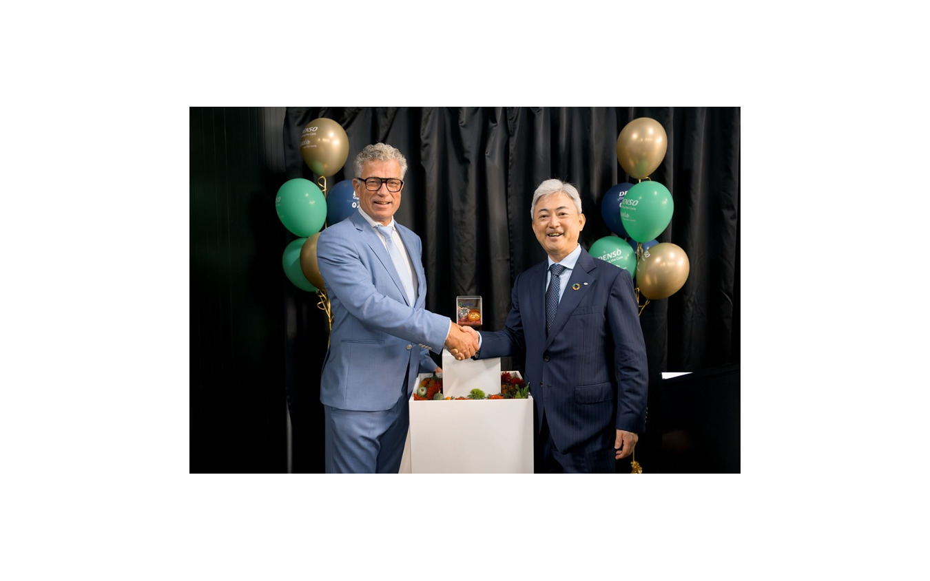 アクシア CEO Alois van Vliet氏とデンソー フードバリューチェーン事業推進部 上席執行幹部 向井 康氏