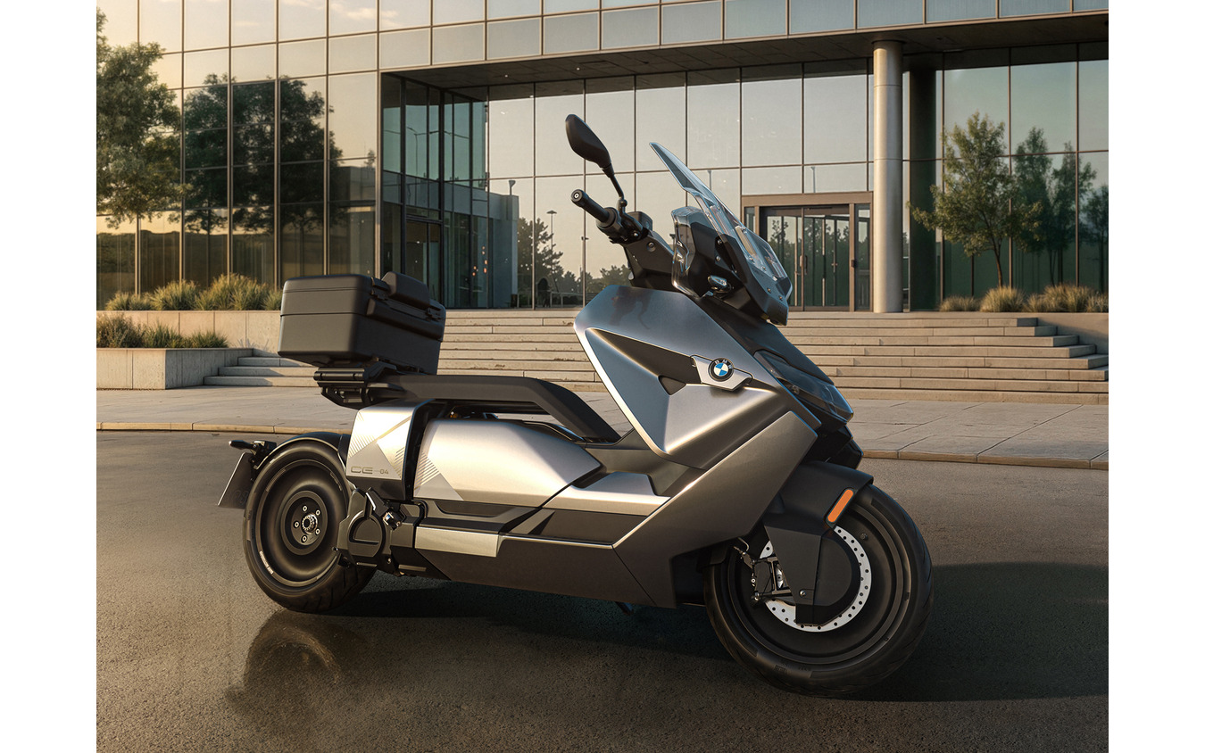 BMWモトラッドの電動スクーター『CE 04』