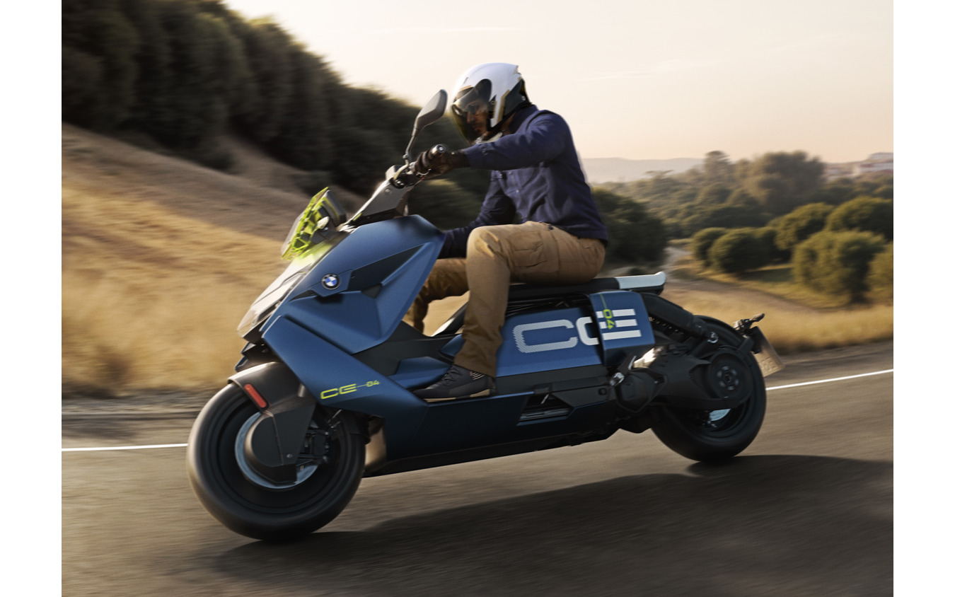 BMWモトラッドの電動スクーター『CE 04』