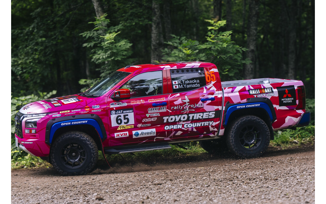 XC-2クラス4位の「圭ラリープロジェクト with MMC TOYO TIRES」チーム
