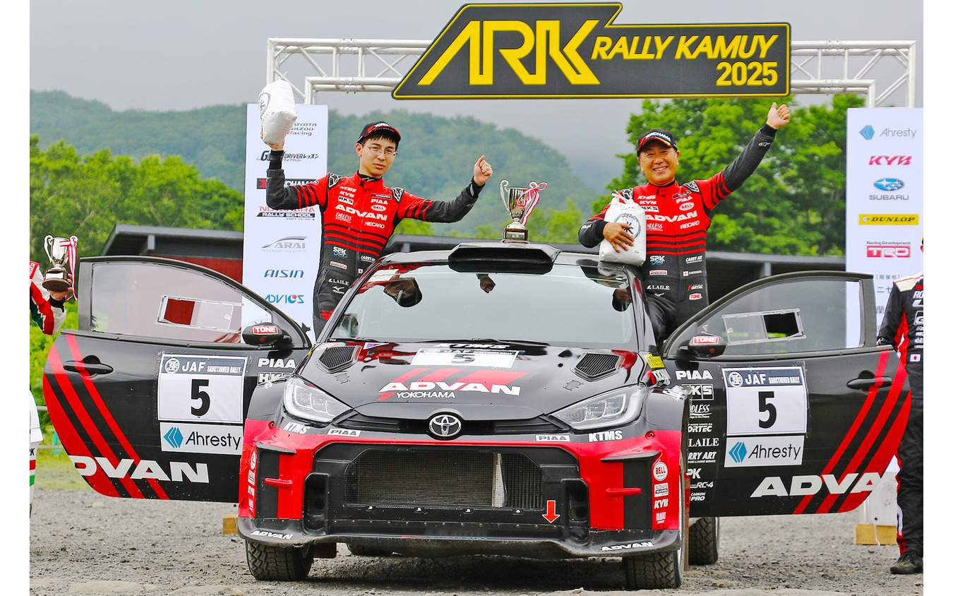 全日本ラリー選手権第5戦 ARKラリー・カムイ JN-1クラス優勝の奴田原文雄選手/東駿吾選手組 トヨタ『GRヤリスRally2』