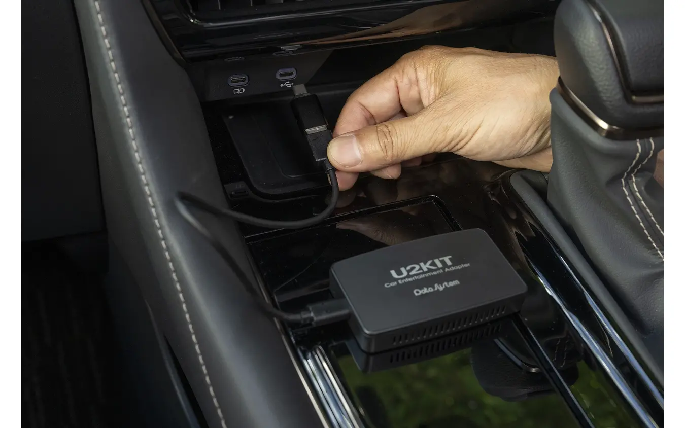 車内にあるUSBに接続するだけでセッティングが完了する手軽さ