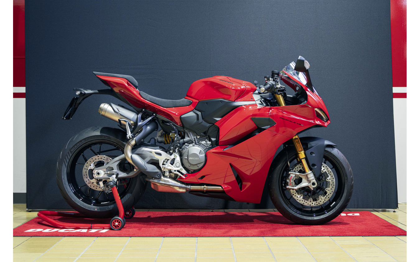 眺めた時にどうすると美しく見せるか。そんなテーマを元にデザイン。ライダーを襲う熱気もかなり軽減されているとのこと