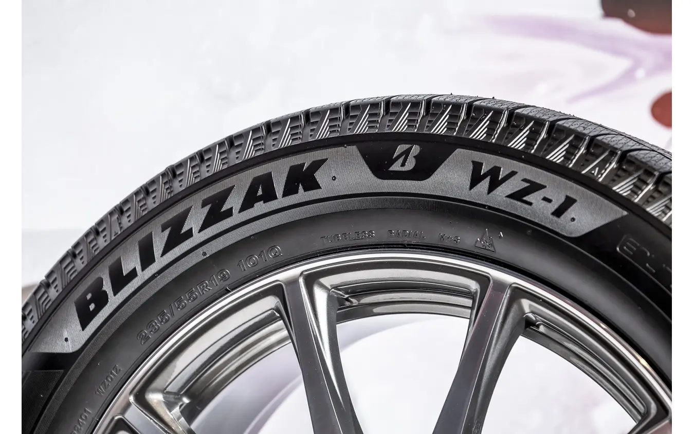 ブリヂストン「BLIZZAK WZ-1」 新時代到来! ENLITEN技術で実現した最強の氷上性能