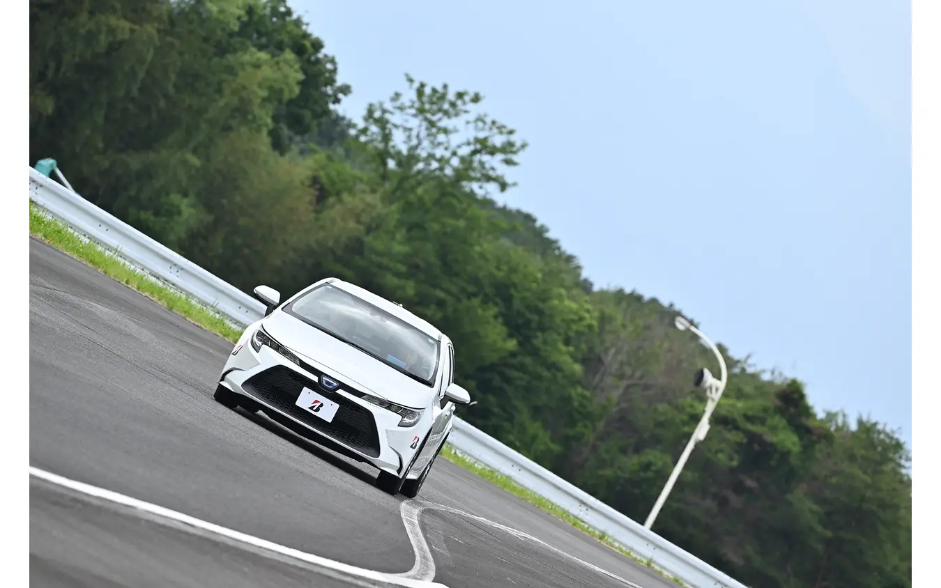 走りも快適性も妥協しない！ レグノGR-X IIIとエコピアNH200の真価