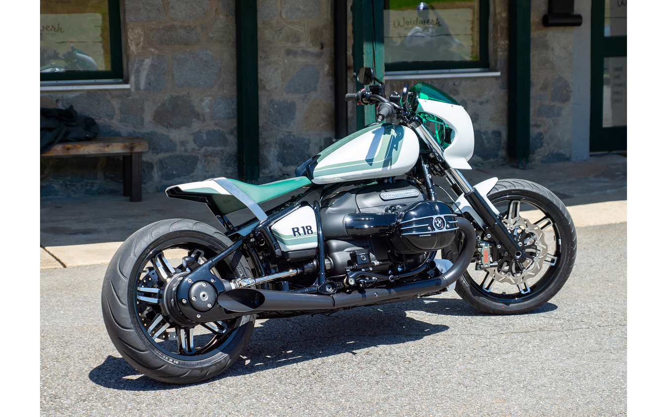 BMW『R12』と『R18』のカスタムバイク「スピード・シスターズ」