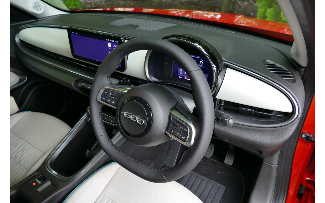 フィアット 600ハイブリッド La Prima