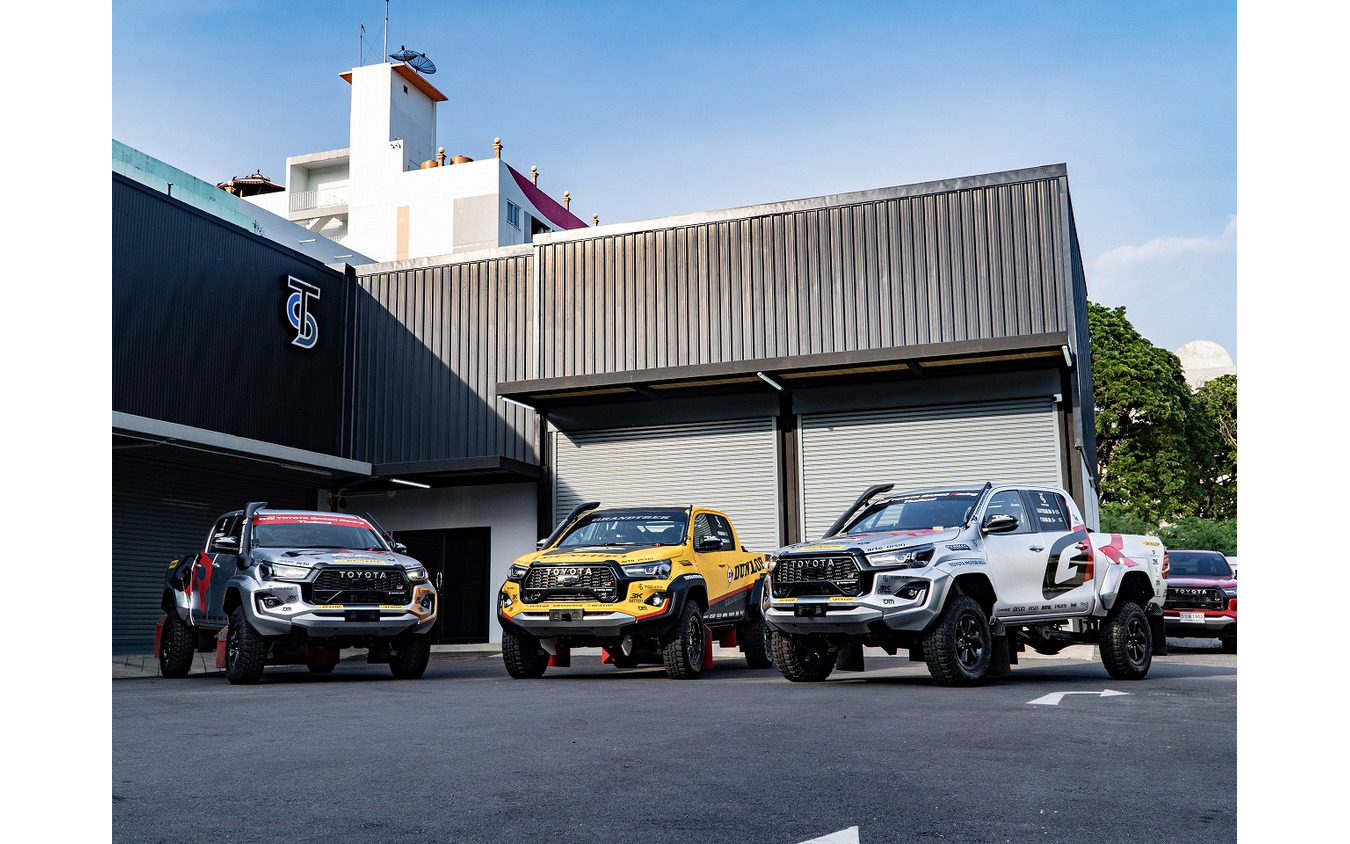 「TOYOTA GAZOO RACING THAILAND」のハイラックスRevo