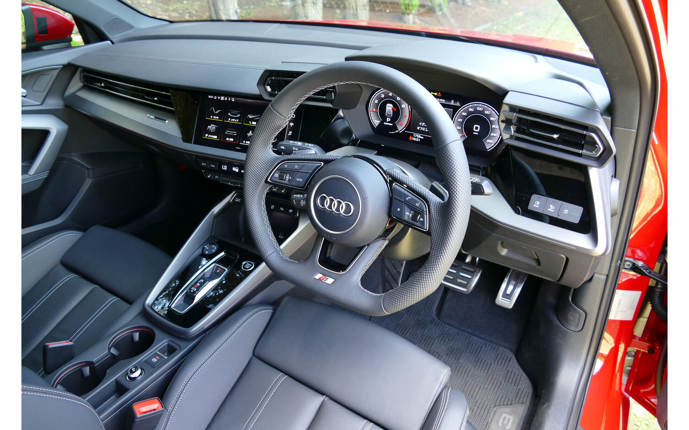 アウディA3 Sportback 30 TFSI S Line