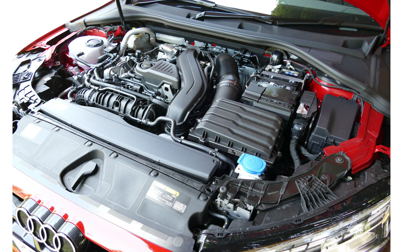 アウディA3 Sportback 30 TFSI S Line