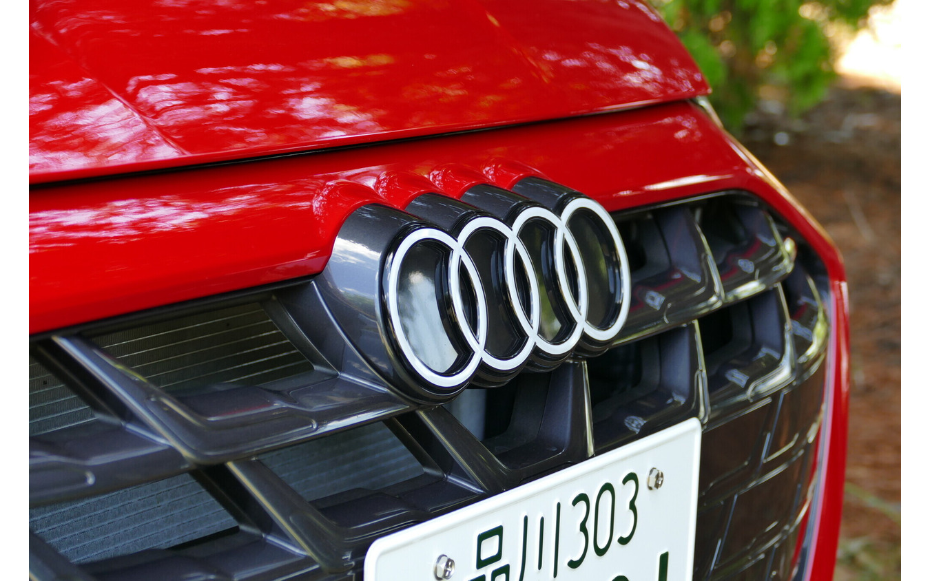 アウディA3 Sportback 30 TFSI S Line