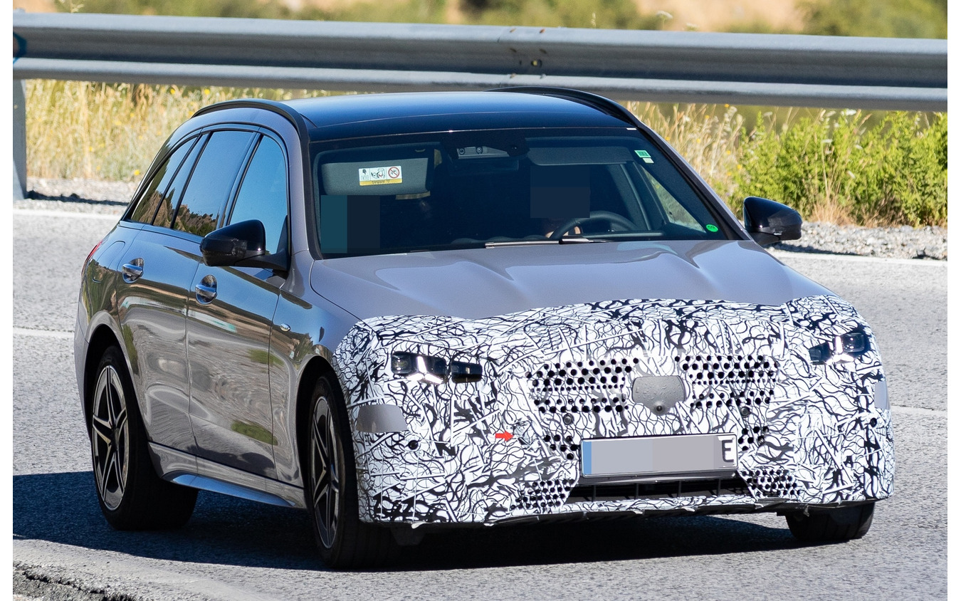 メルセデスベンツ Cクラス・ステーションワゴン 改良新型のプロトタイプ