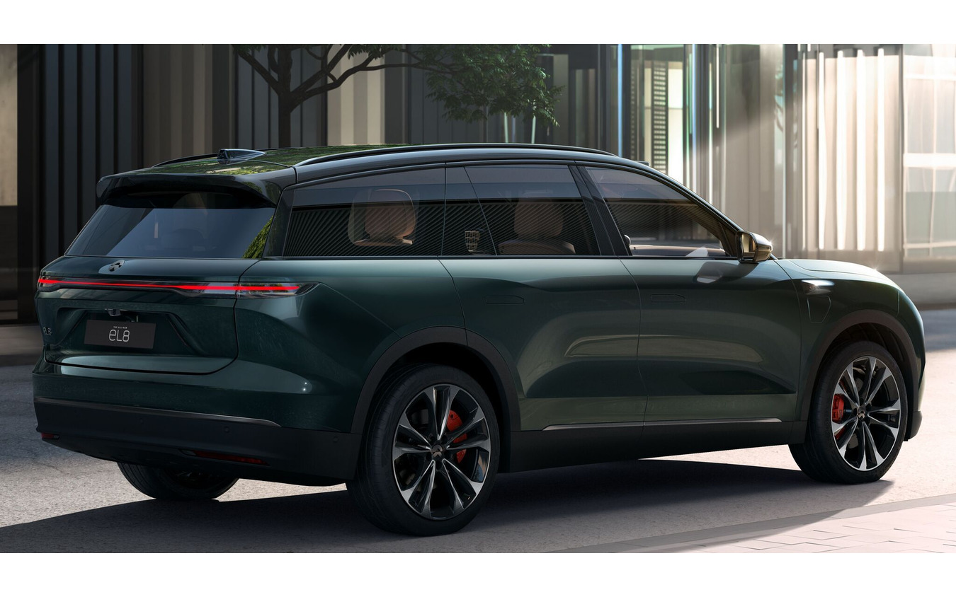 NIO EL8