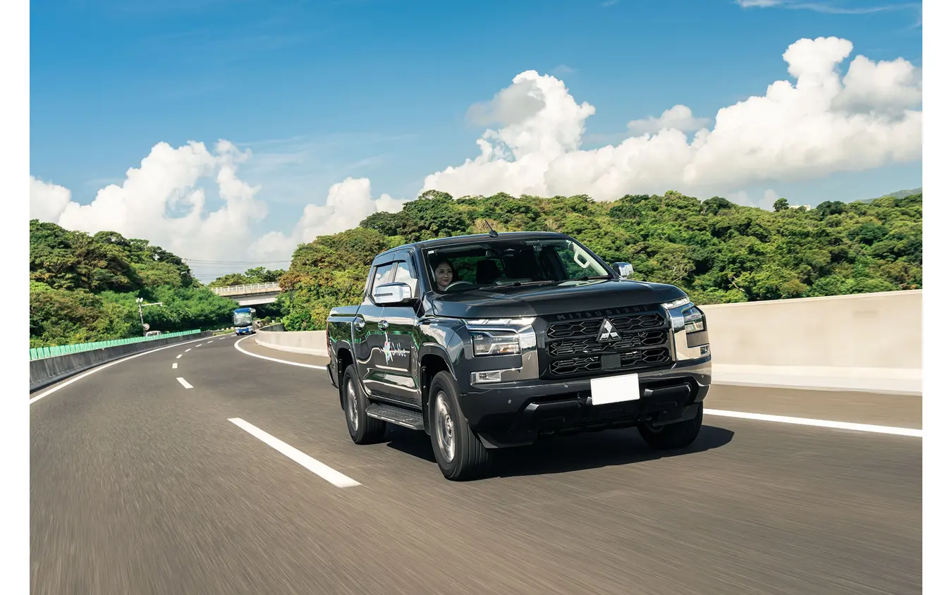 MITSUBISHI TRITON