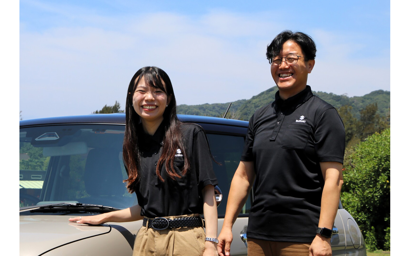 デザイナーの長嶋みのりさん(左)と開発責任者の竹中秀昭さん(右)