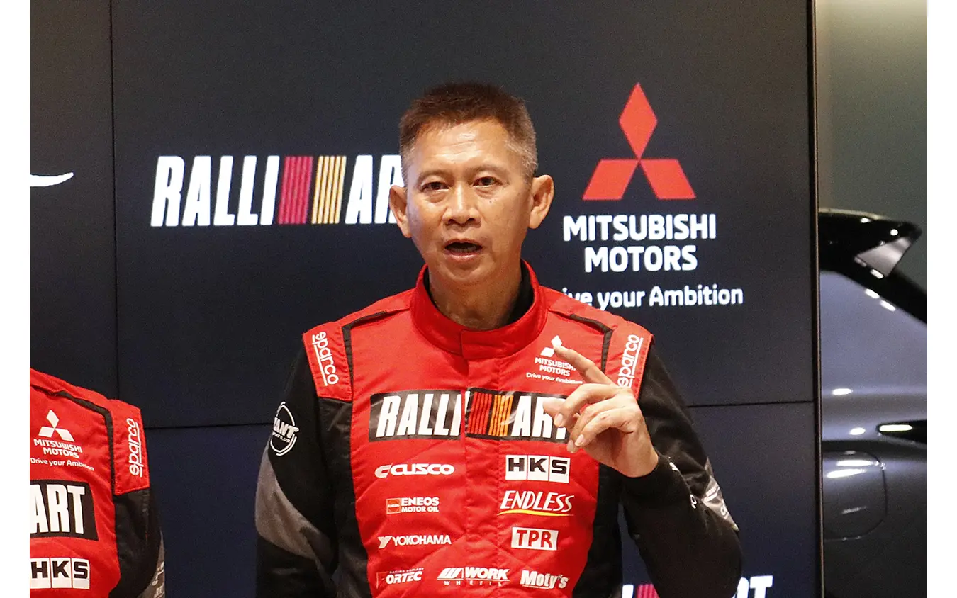 優勝した112号車のコ・ドライバー(ナビゲーター)であるピーラポン・ソムバットウォン選手