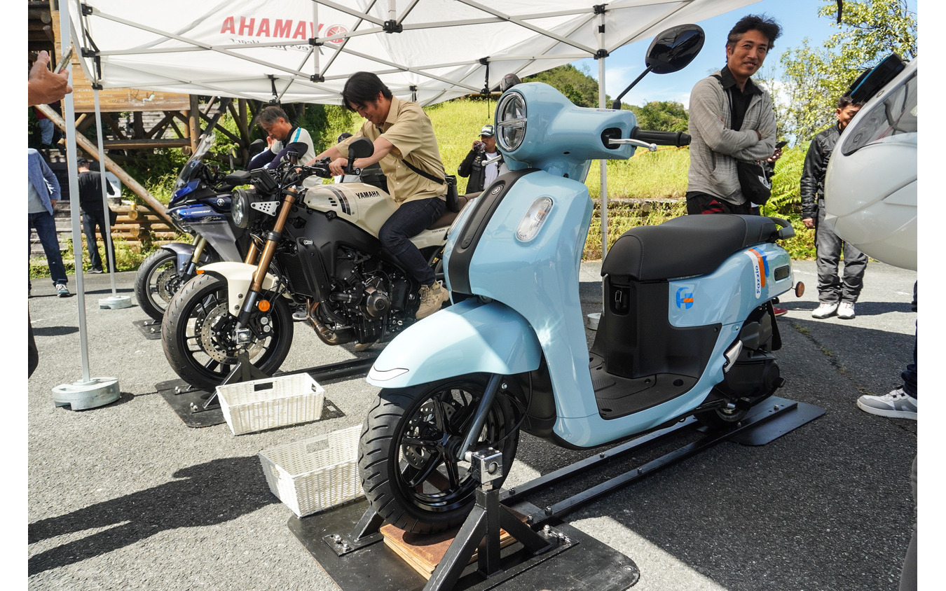 展示車両には国内導入予定の新型「FAZZIO」も（My Yamaha Motor cafe）
