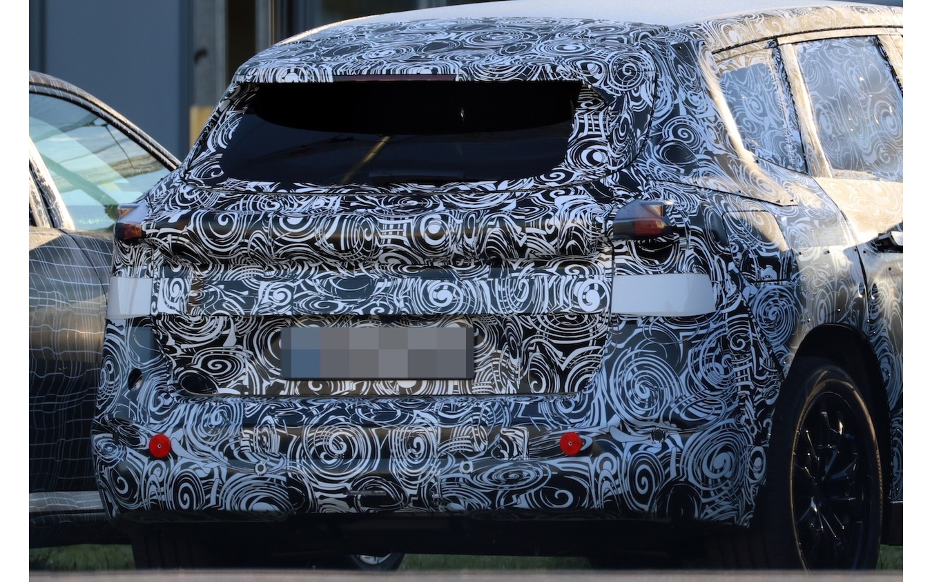 BMW X1 改良新型のプロトタイプ