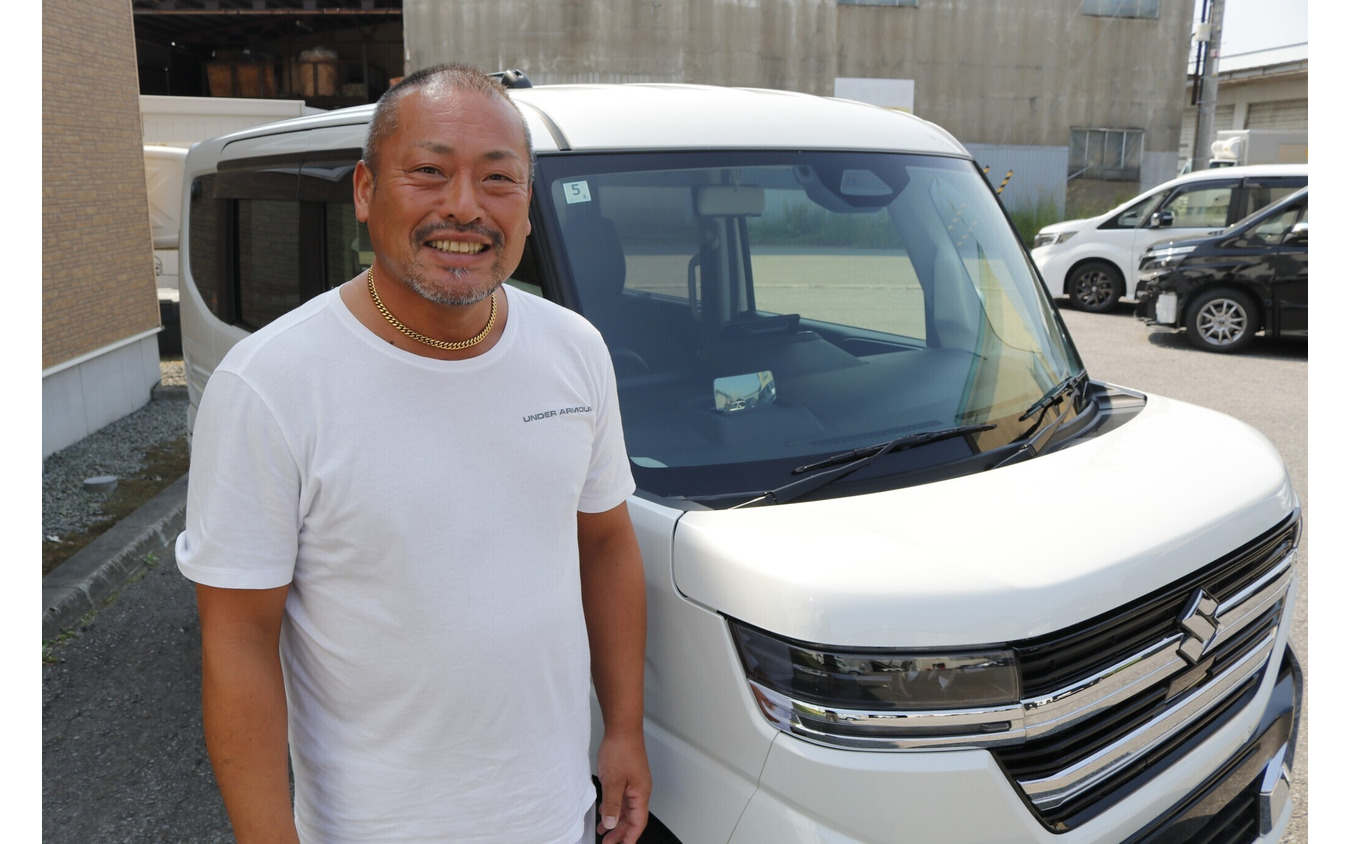ピュアデジシステムの“足さない・引かない”ありのままのサウンドが好きだというオーナーの杉森さん。