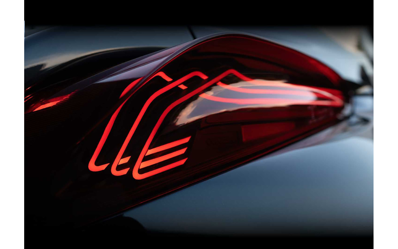 トヨタ『スープラ』専用LUXX LEDテールランプ「Laser Style」