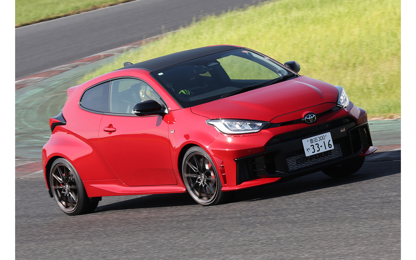 トヨタ GRヤリス 25式(6MT)