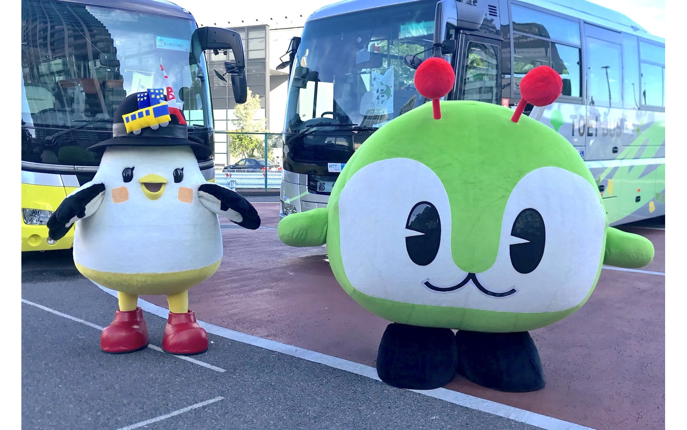みんくる（向かって右）としゃぽぽ