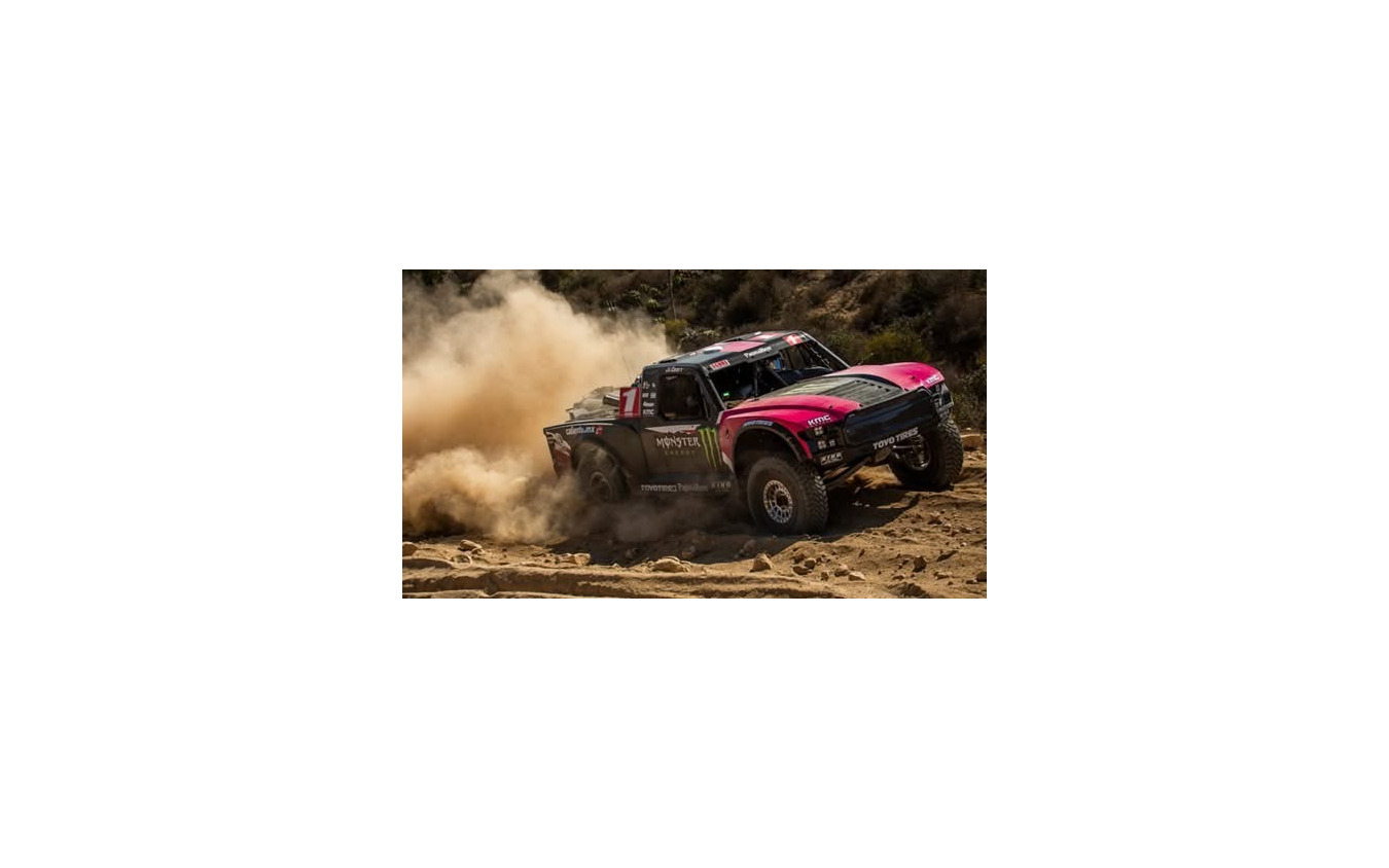 トーヨータイヤ「OPEN COUNTRY」装着のアラン・アンプディア選手チームが「スコア・バハ400」で総合優勝