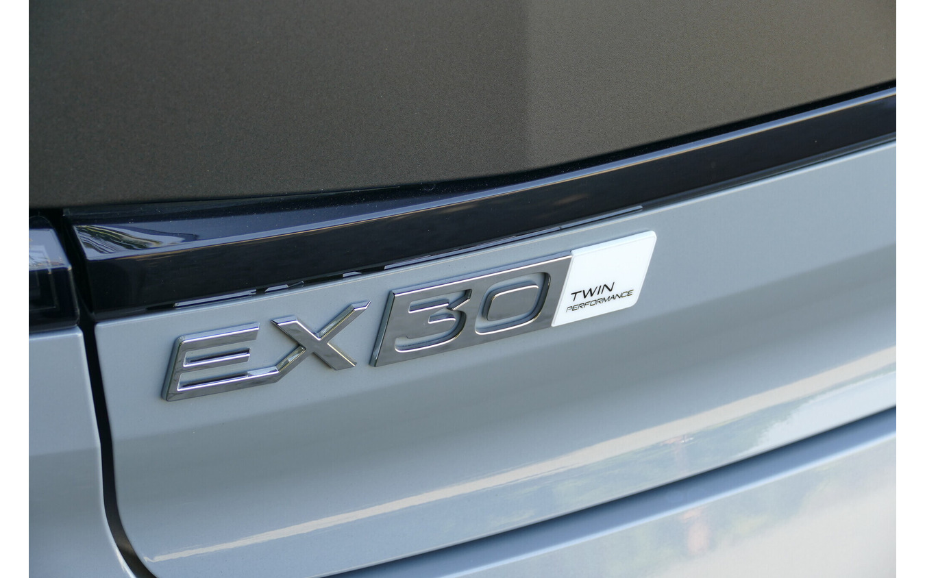 ボルボ EX30 Cross Country(クロスカントリー)