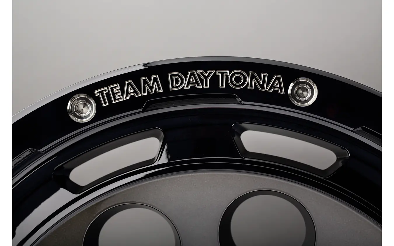 レイズ DAYTONA D9