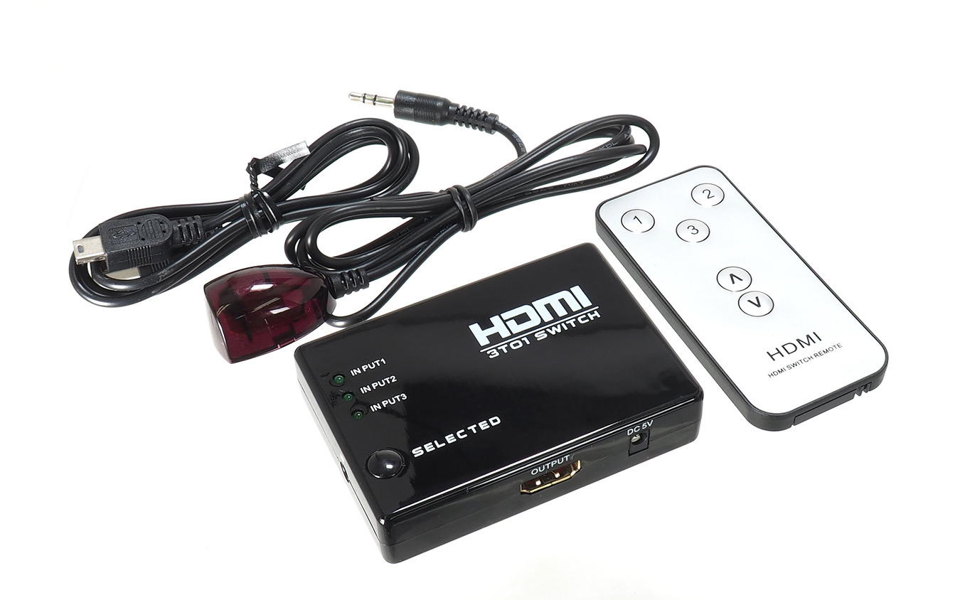 「HDMI分配器/セレクター」の一例(ビートソニック・IF21A)。