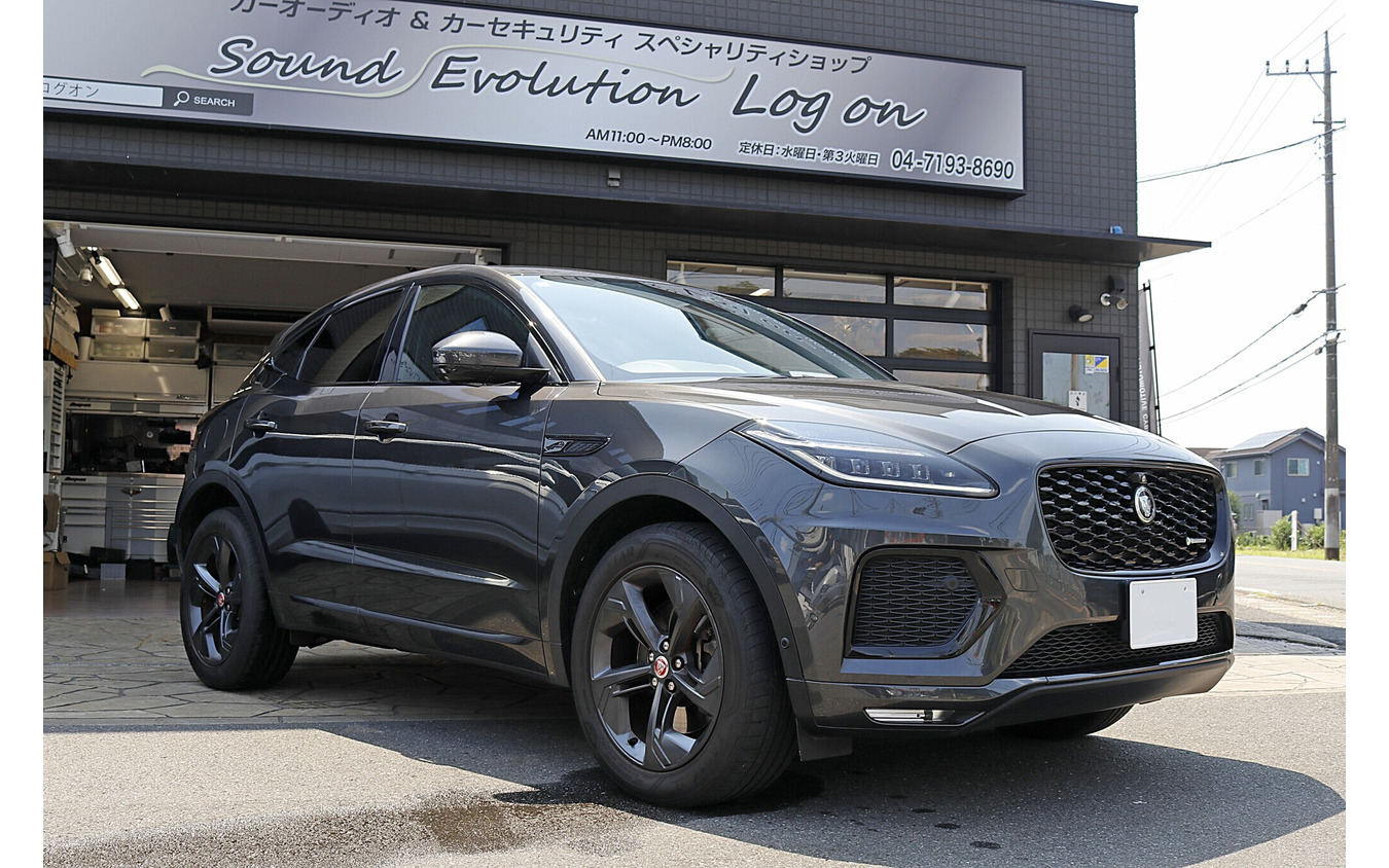 純正機能を損なうこと無く高音質化することをテーマにしたジャガー E-PACE。ラゲッジの積載性も純正並みをキープする。
